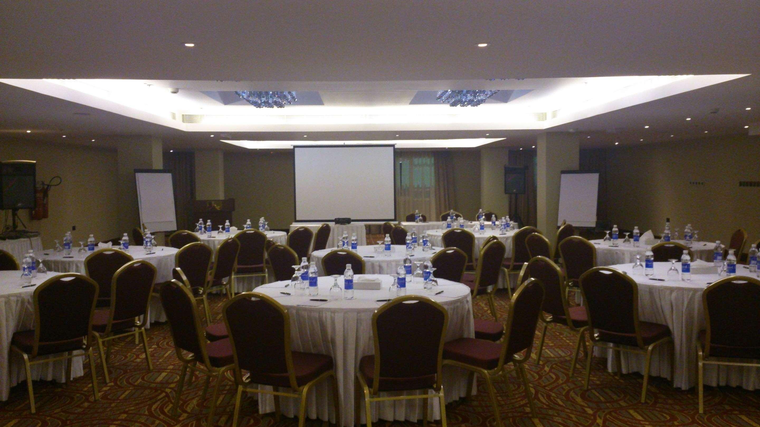Best Western Premier Muscat Exteriör bild